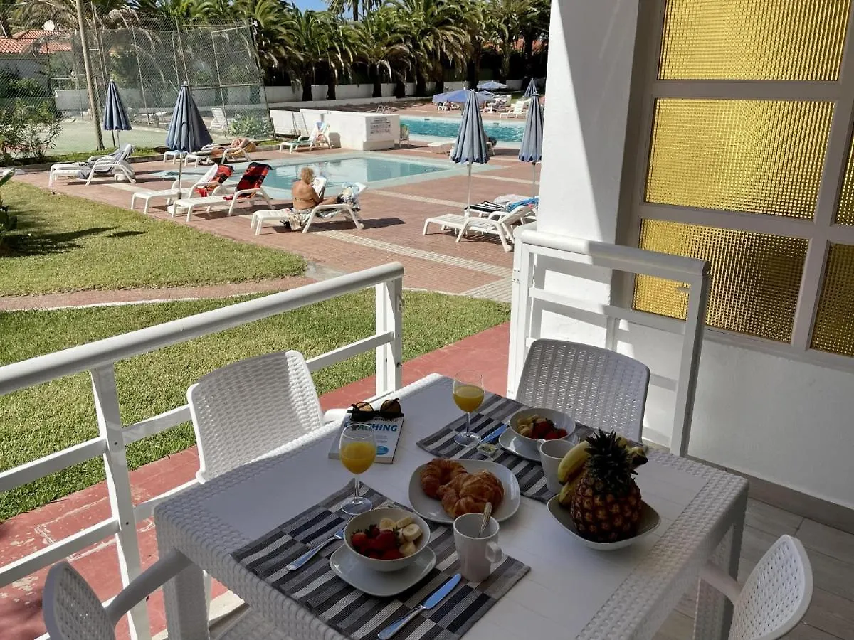 Pretty Pool View Holiday Home contacts